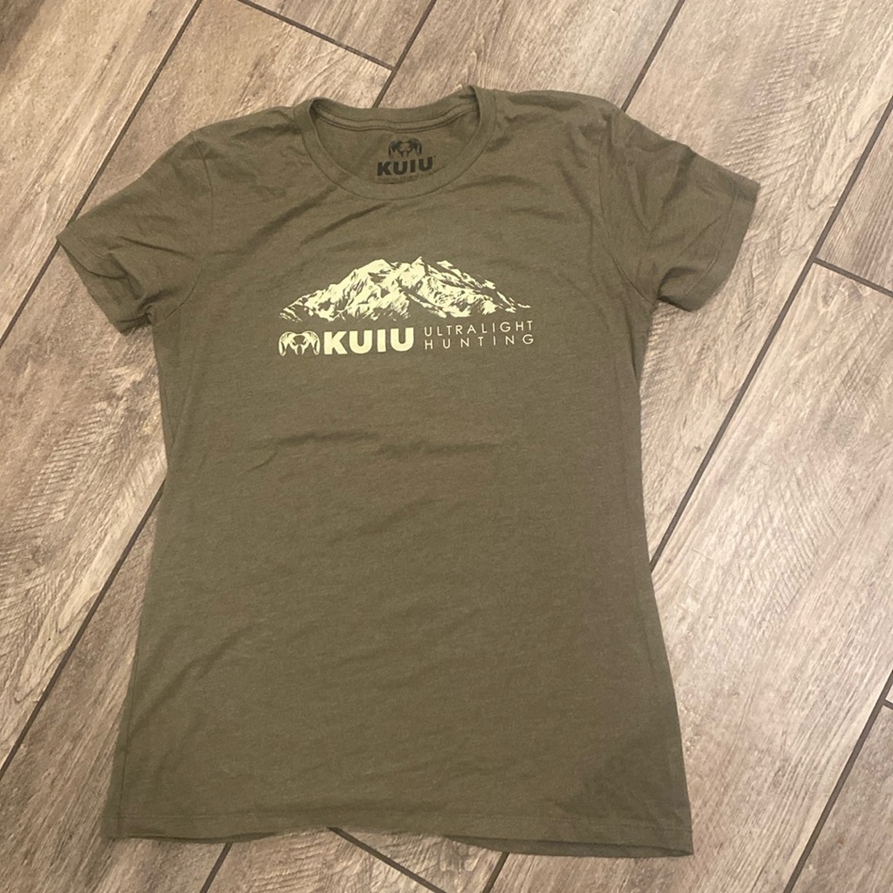 Womens Kuiu large tee